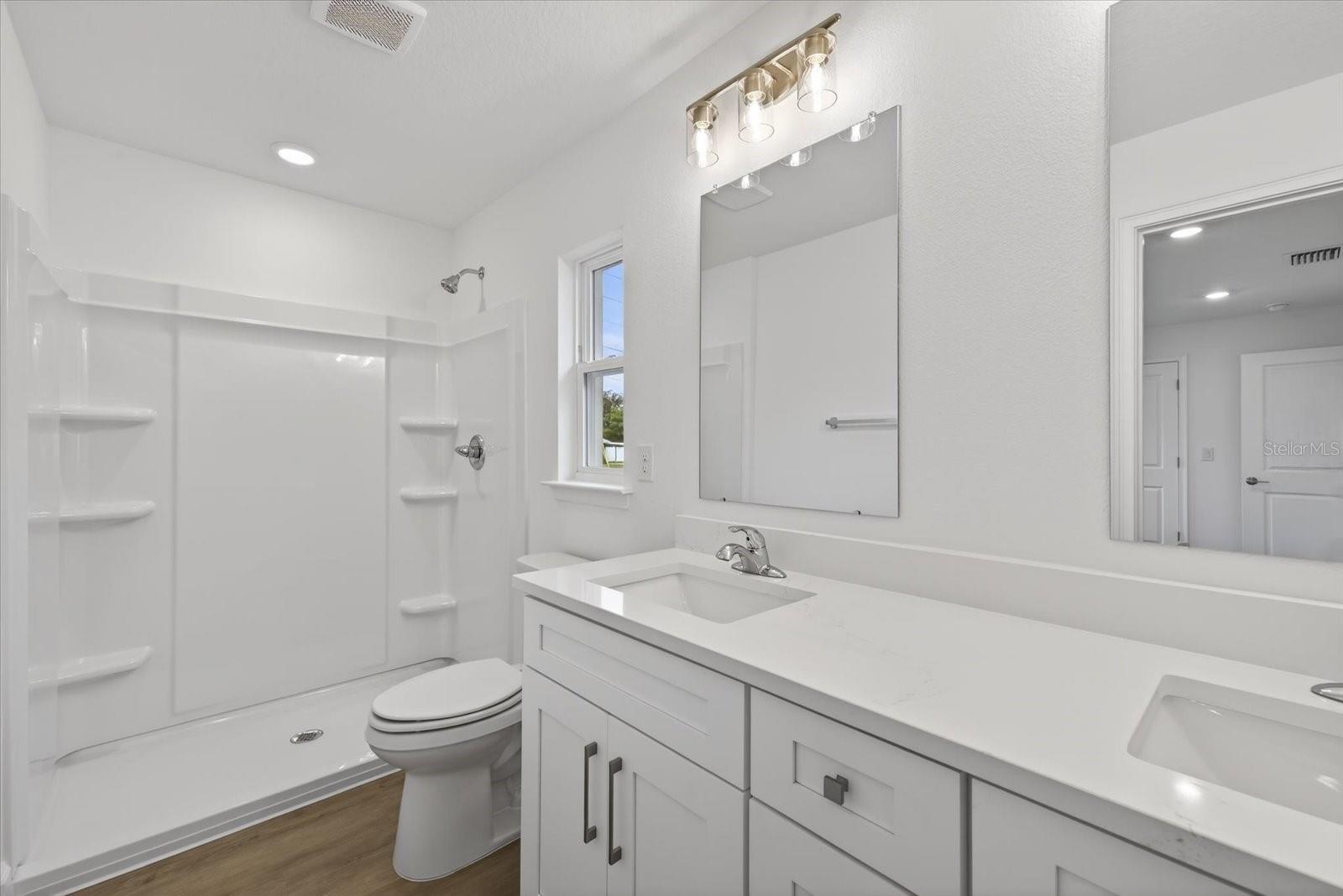 Image 27 of 46 For 6117 Alderwood Street