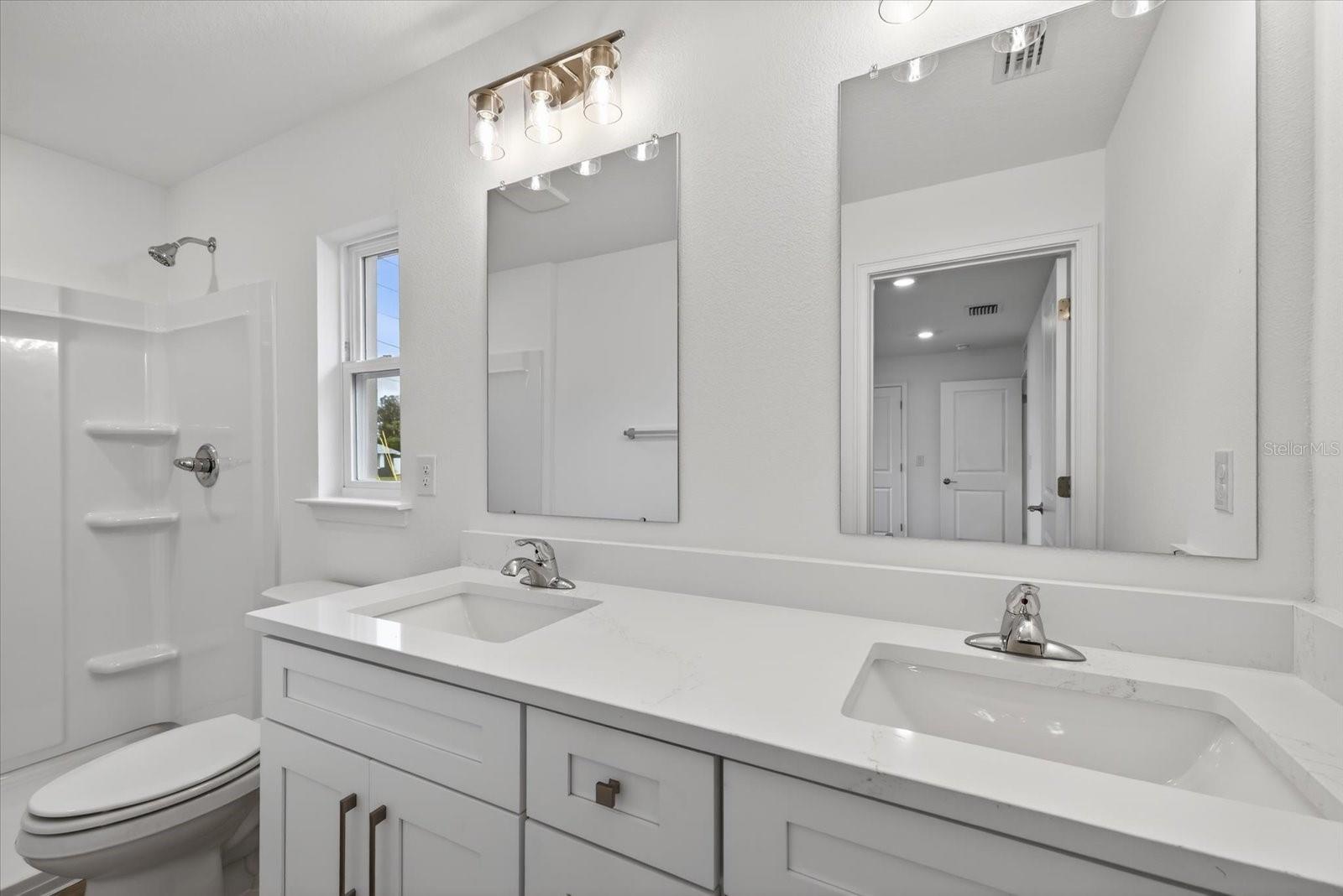 Image 28 of 46 For 6117 Alderwood Street