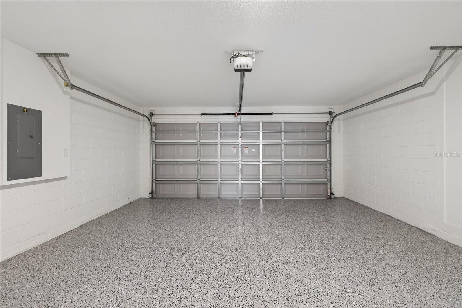 Image 32 of 46 For 6117 Alderwood Street