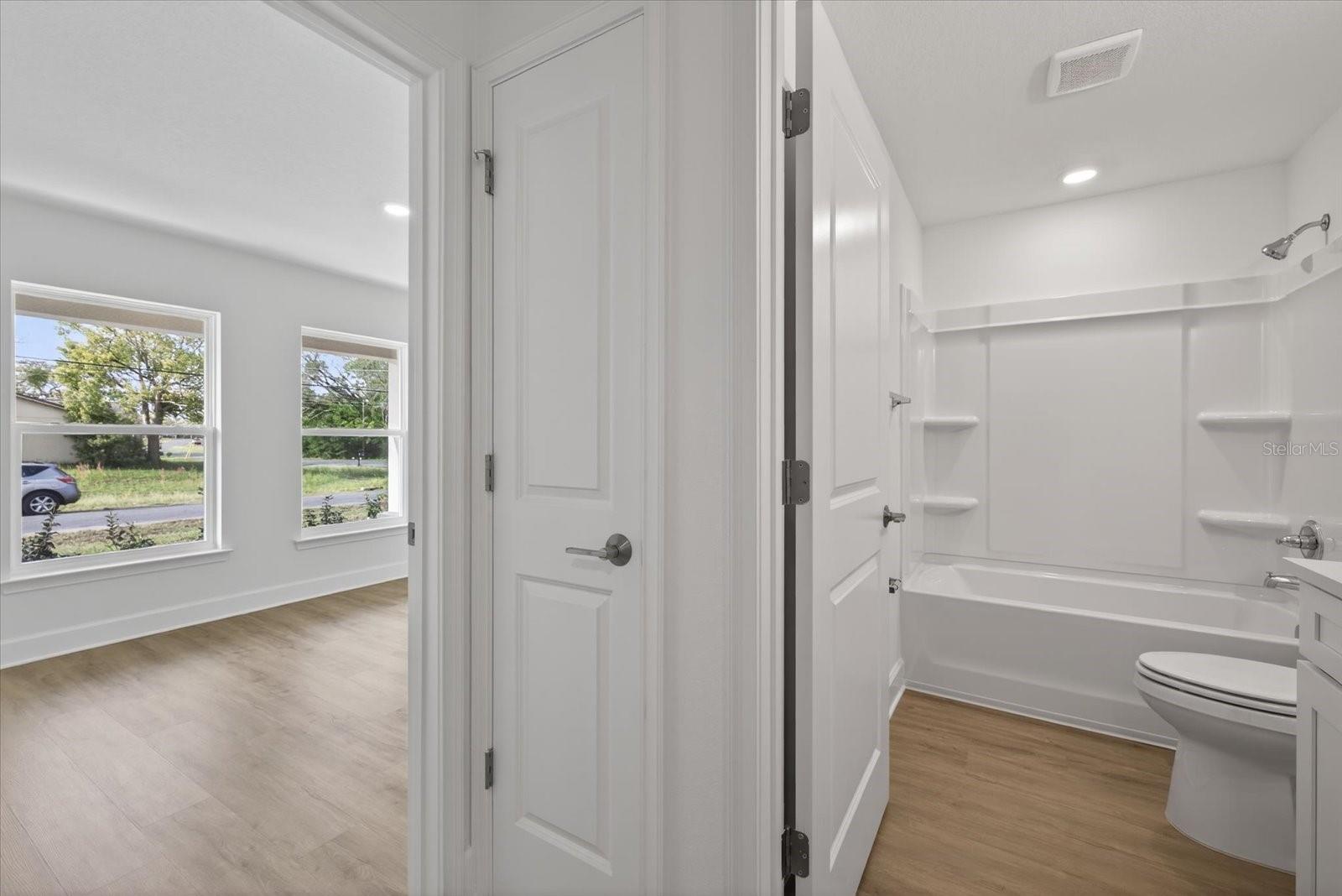 Image 5 of 46 For 6117 Alderwood Street