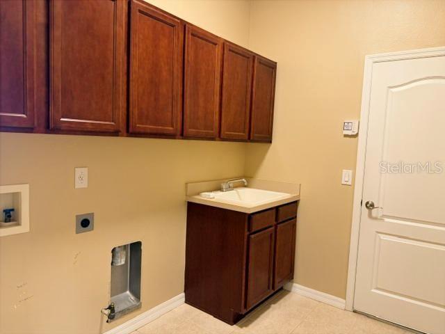 Image 25 of 29 For 27152 Fordham Drive