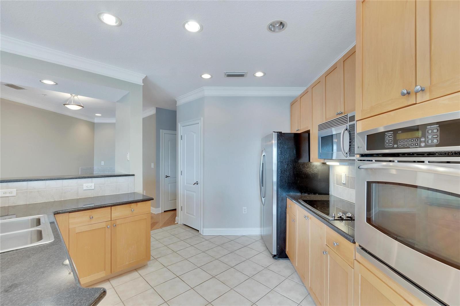 Image 11 of 53 For 6414 Sunset Bay Circle