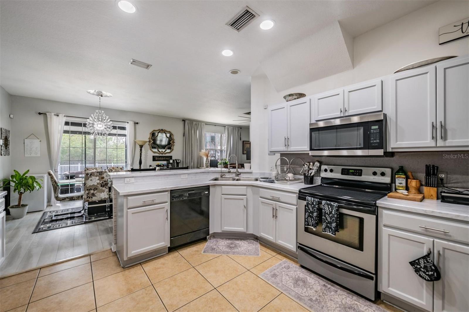 Image 17 of 44 For 11103 Silver Fern Way