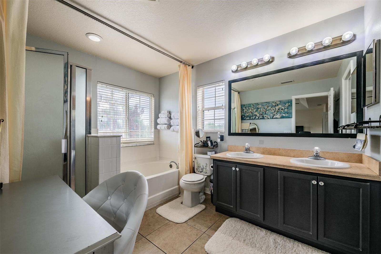 Image 24 of 44 For 11103 Silver Fern Way