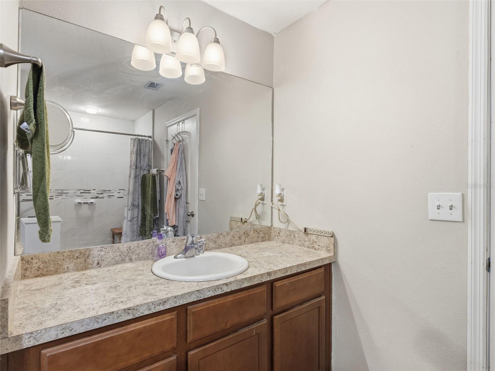 Image 13 of 31 For 14407 Alistar Manor Drive