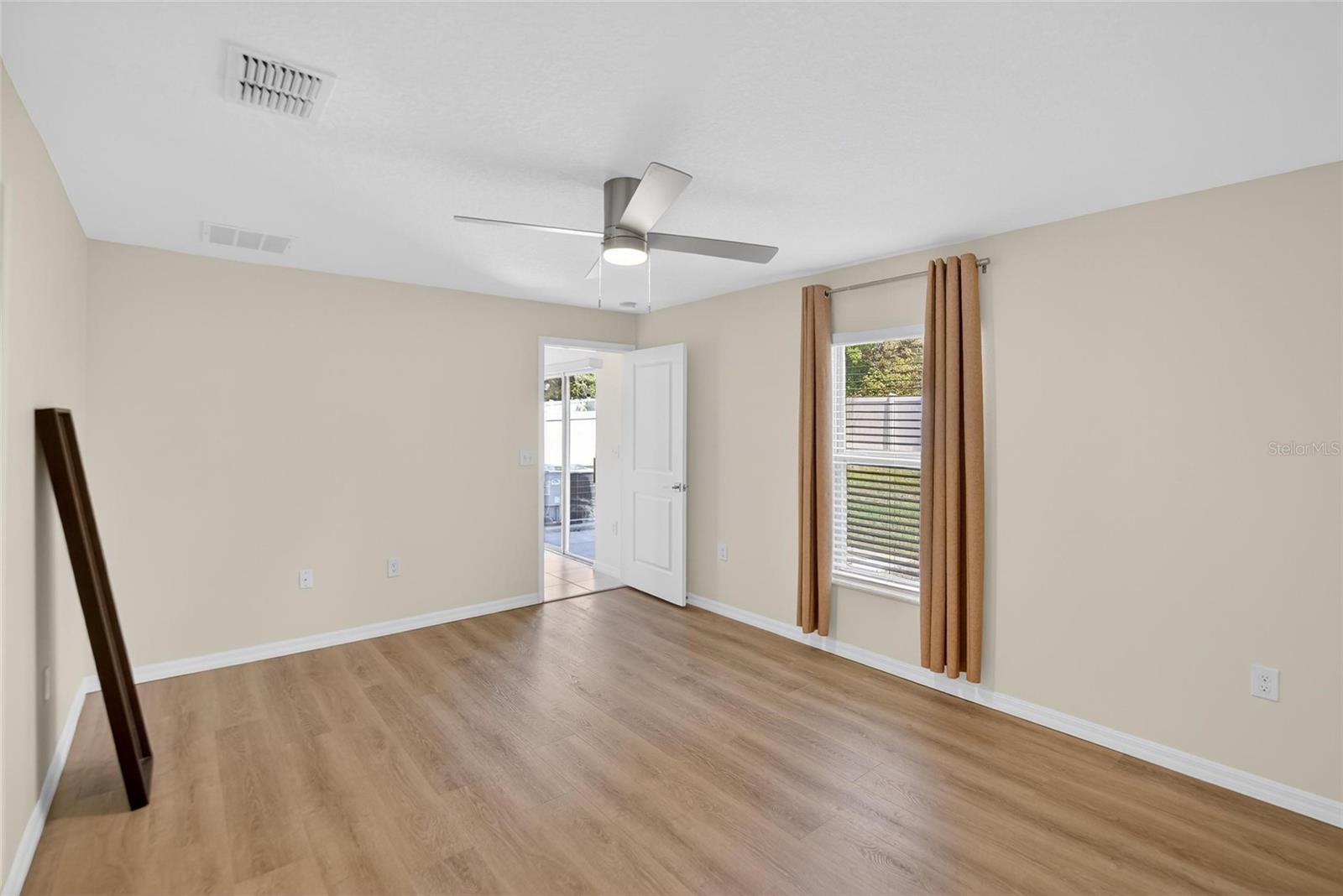 Image 14 of 45 For 11936 Miracle Mile Drive