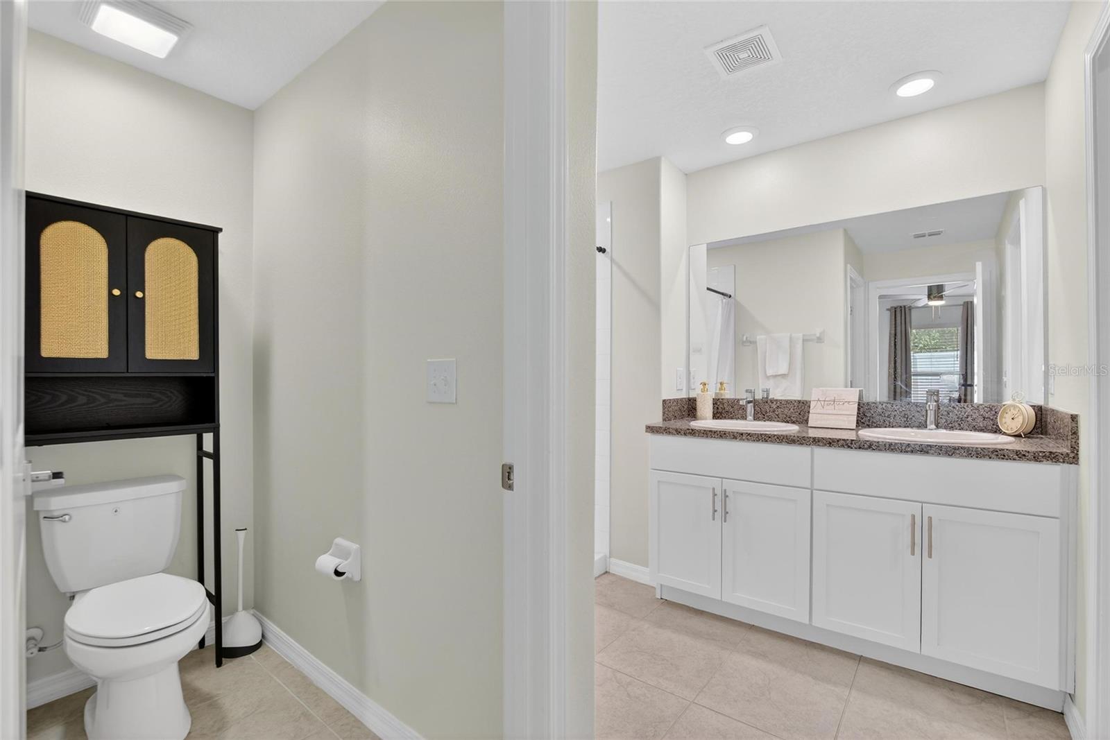 Image 18 of 45 For 11936 Miracle Mile Drive