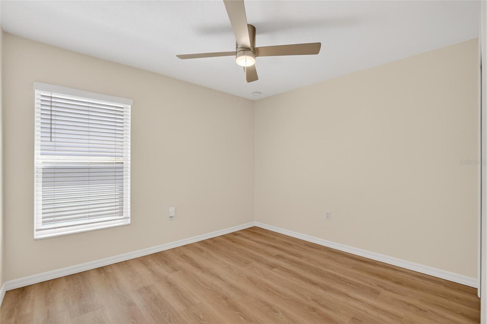 Image 25 of 45 For 11936 Miracle Mile Drive