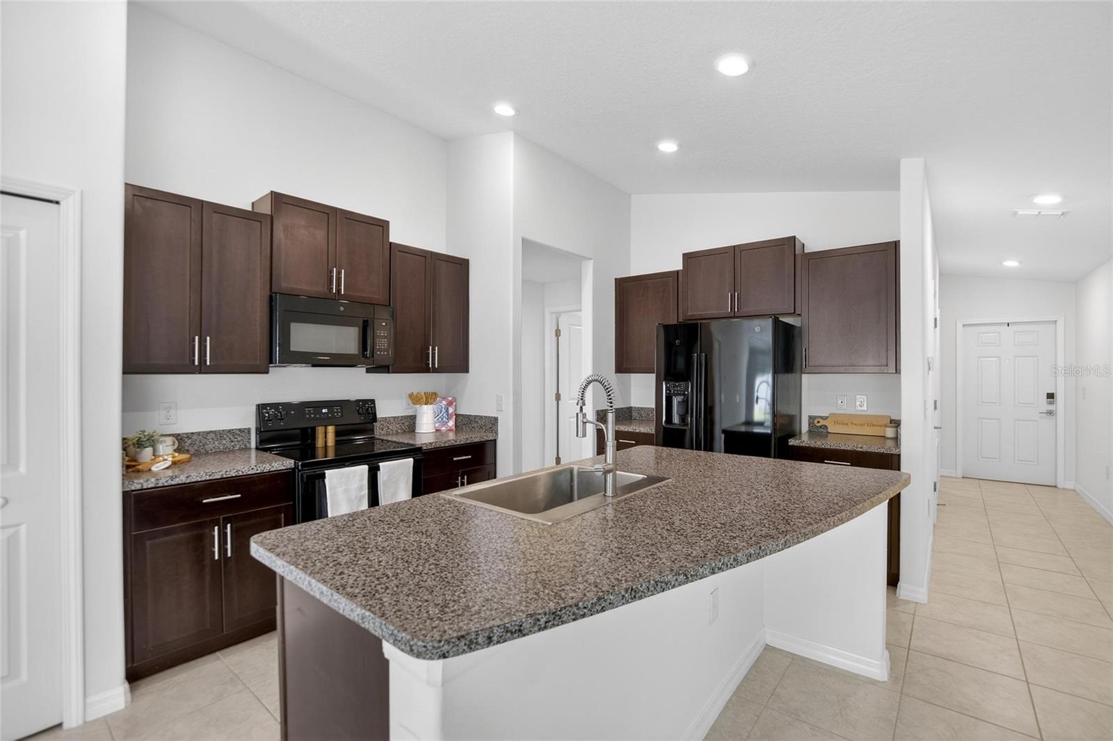 Image 4 of 45 For 11936 Miracle Mile Drive