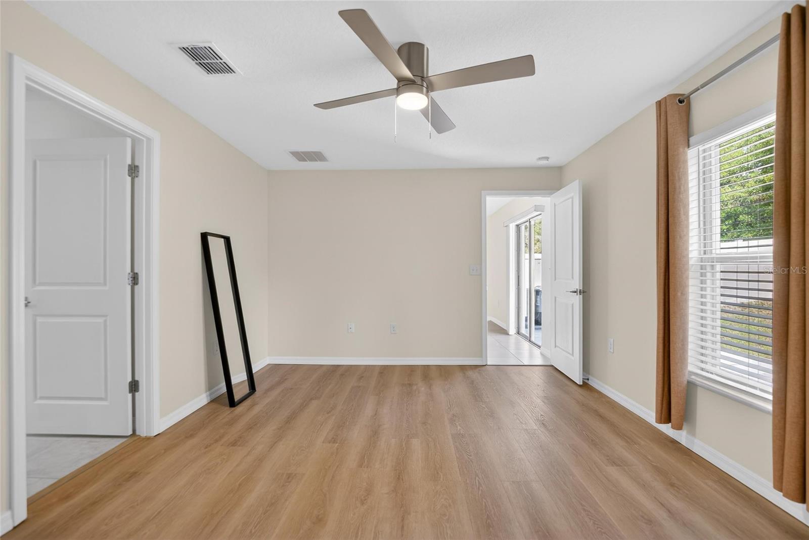 Image 5 of 45 For 11936 Miracle Mile Drive