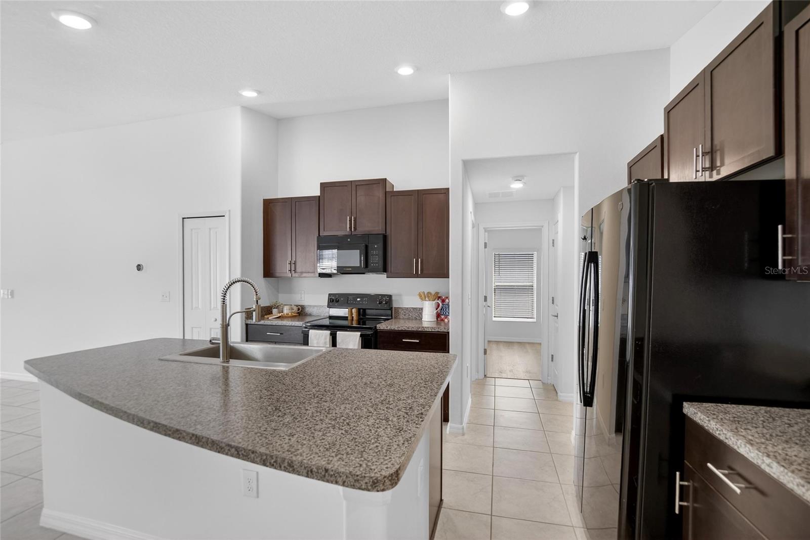 Image 8 of 45 For 11936 Miracle Mile Drive