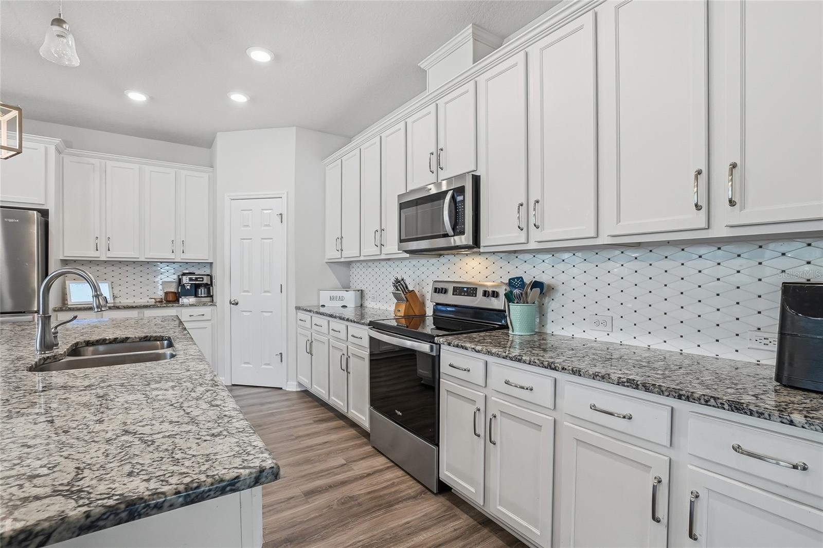 Image 28 of 60 For 5515 Gavella Cove