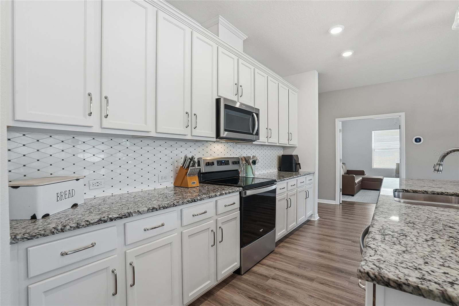 Image 31 of 60 For 5515 Gavella Cove