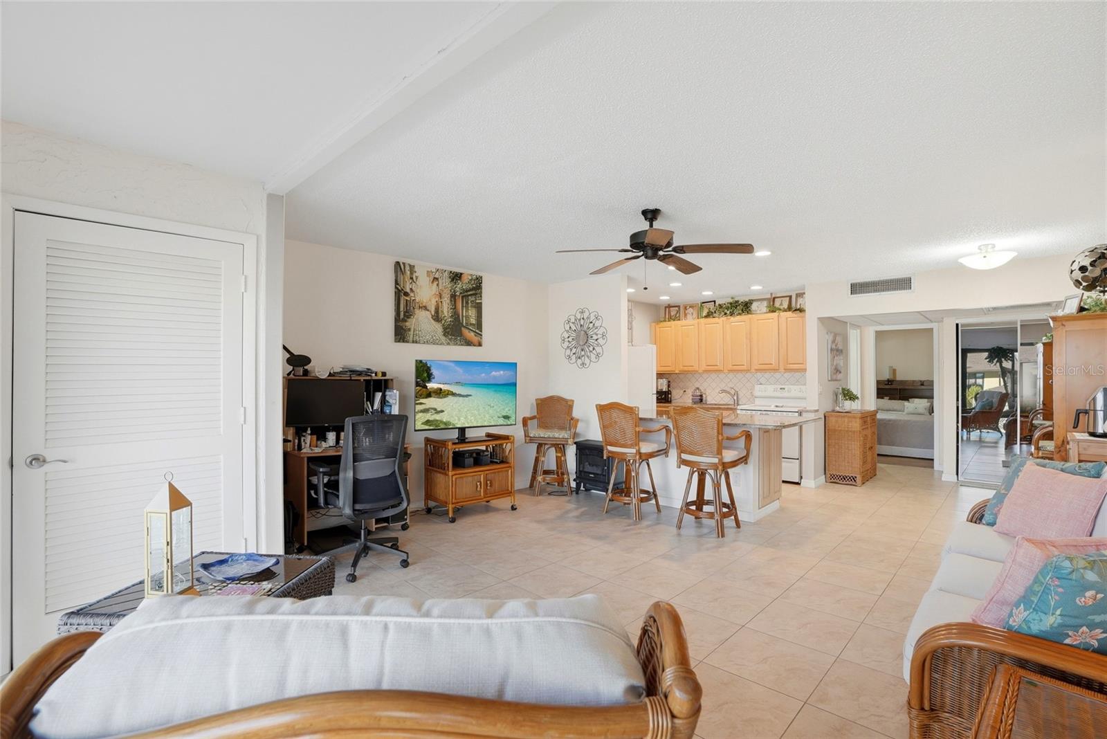 Image 12 of 30 For 12300 Vonn Road 8202