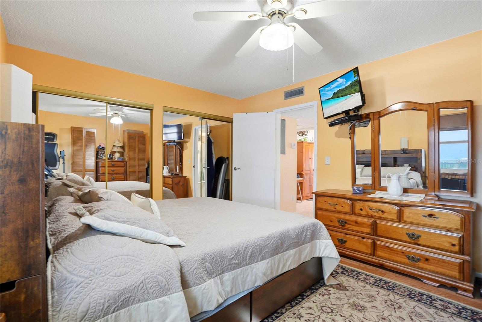 Image 17 of 30 For 12300 Vonn Road 8202