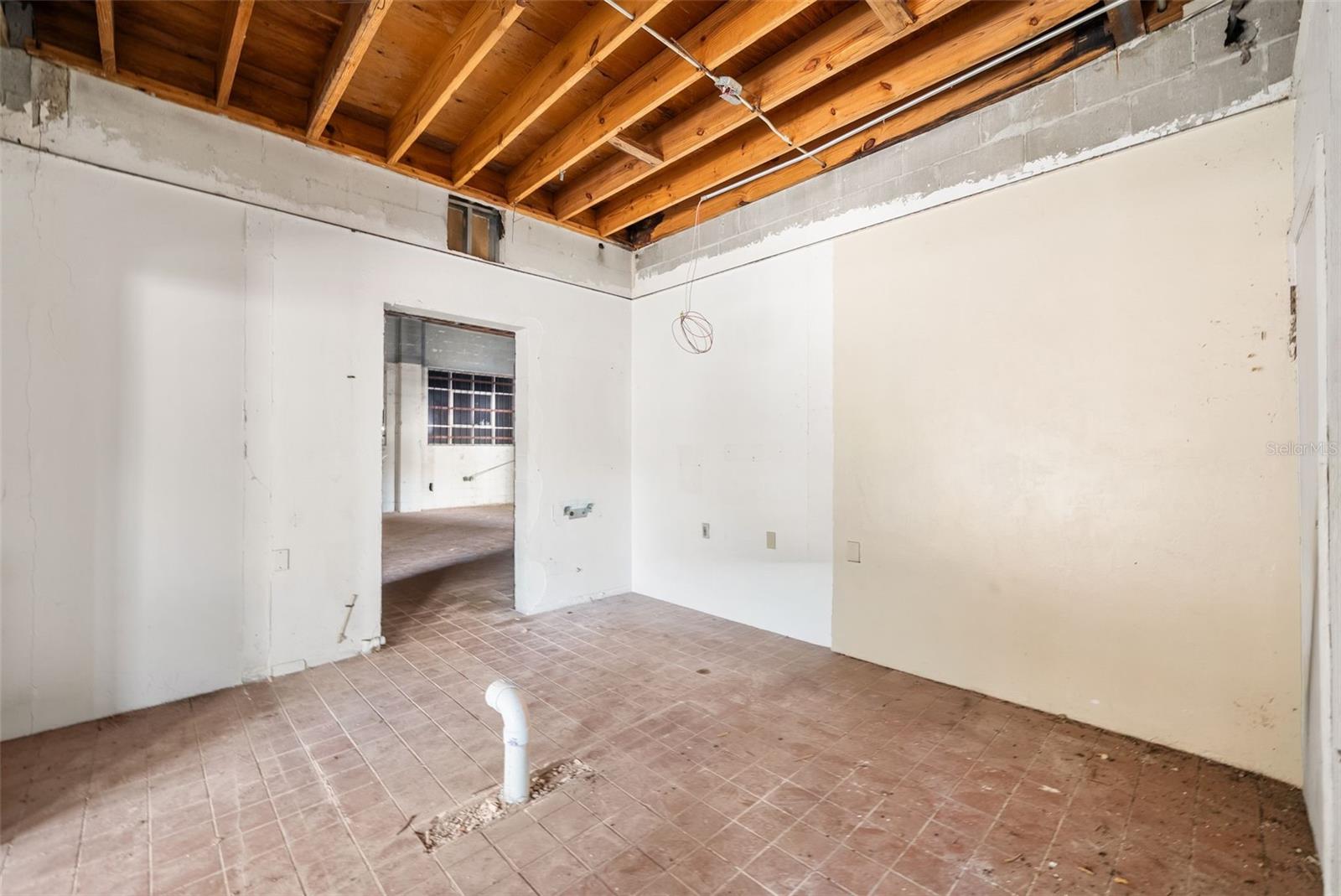 Image 13 of 24 For 519 10th Avenue