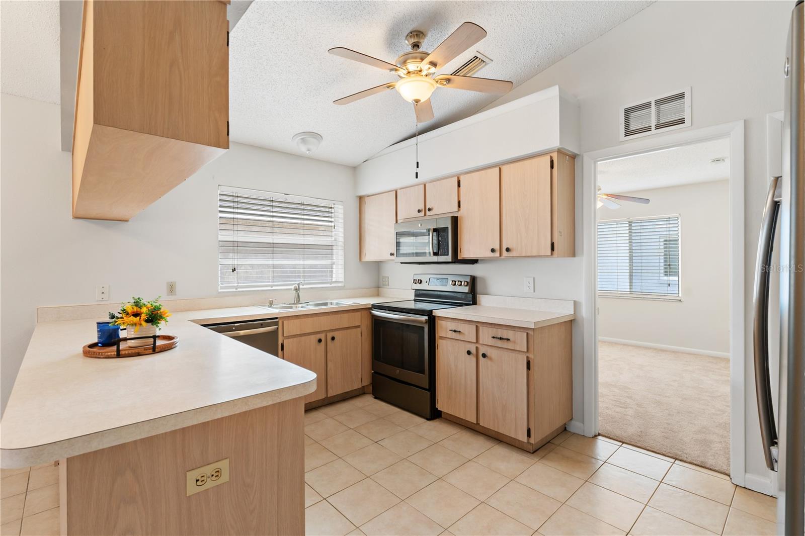 Image 2 of 30 For 4770 Silver Circle