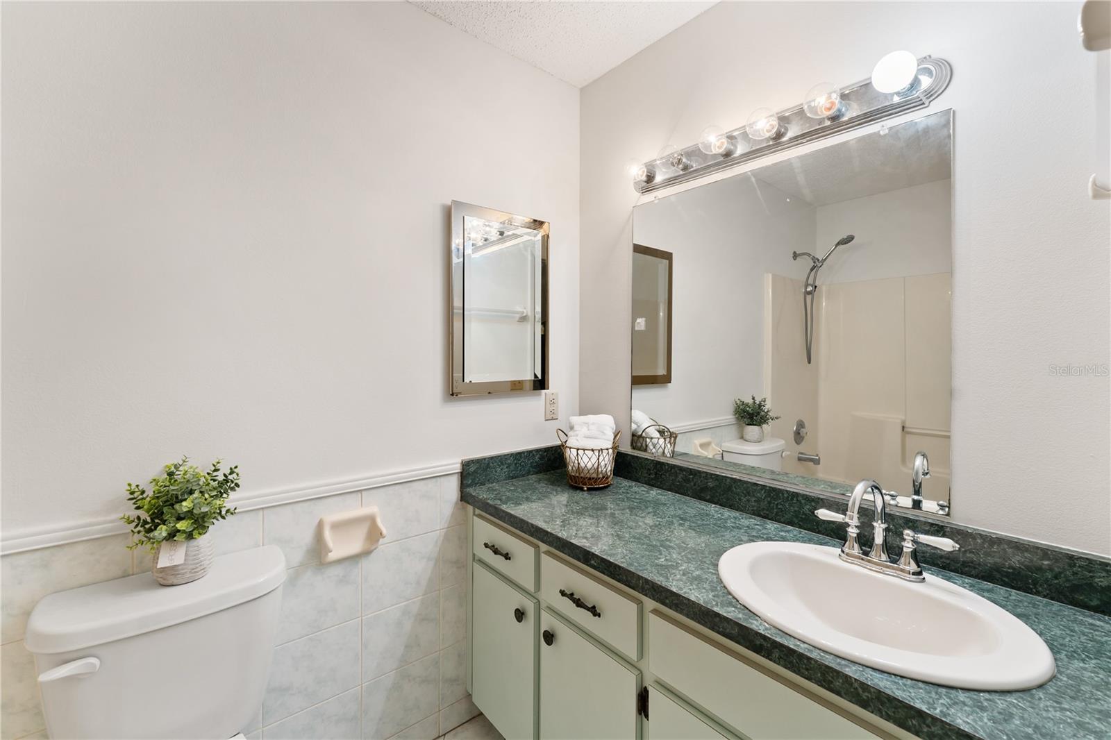 Image 21 of 30 For 4770 Silver Circle