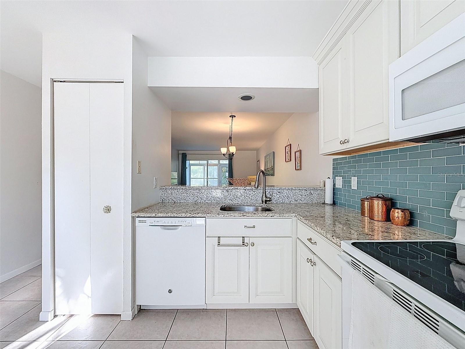 Image 10 of 54 For 4833 Myrtle Oak Drive 12