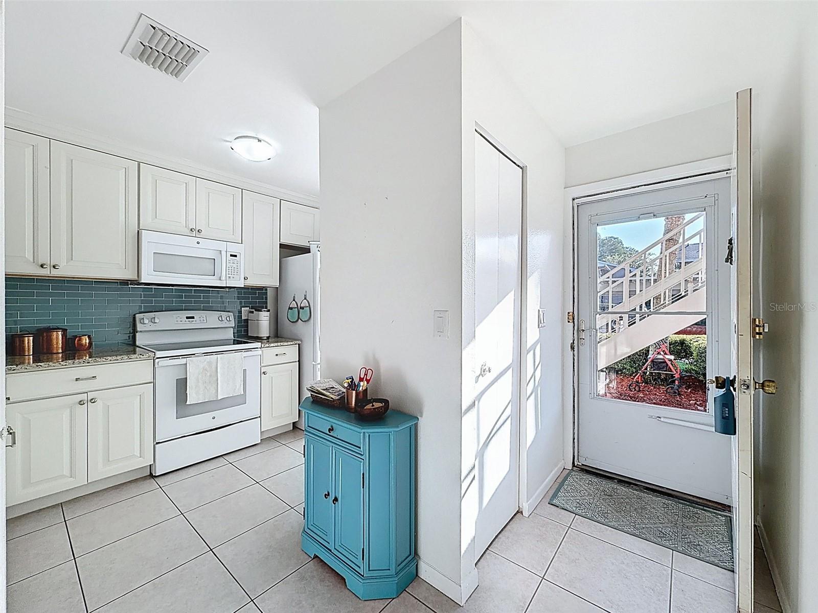 Image 5 of 54 For 4833 Myrtle Oak Drive 12