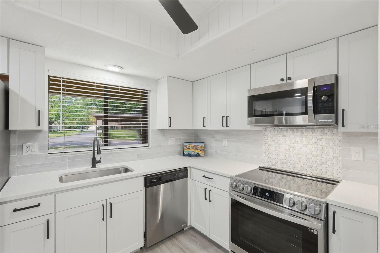 Image 10 of 39 For 2549 Oakleaf Lane 36c