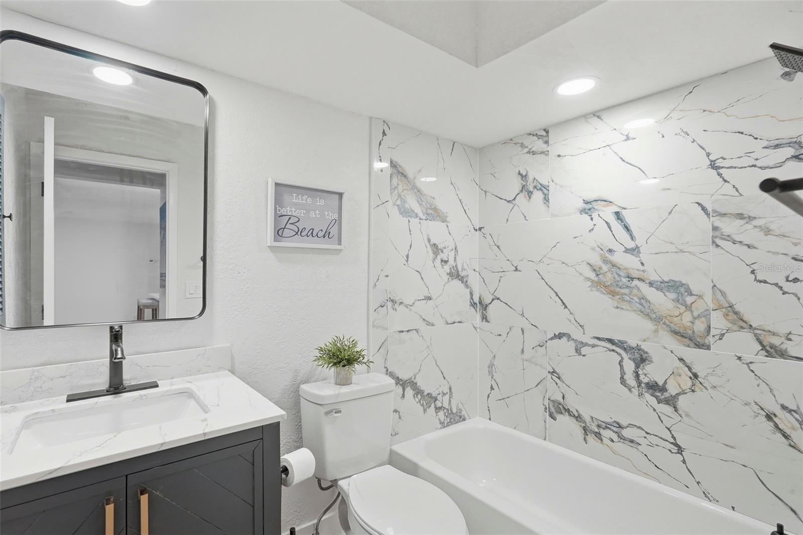 Image 15 of 39 For 2549 Oakleaf Lane 36c