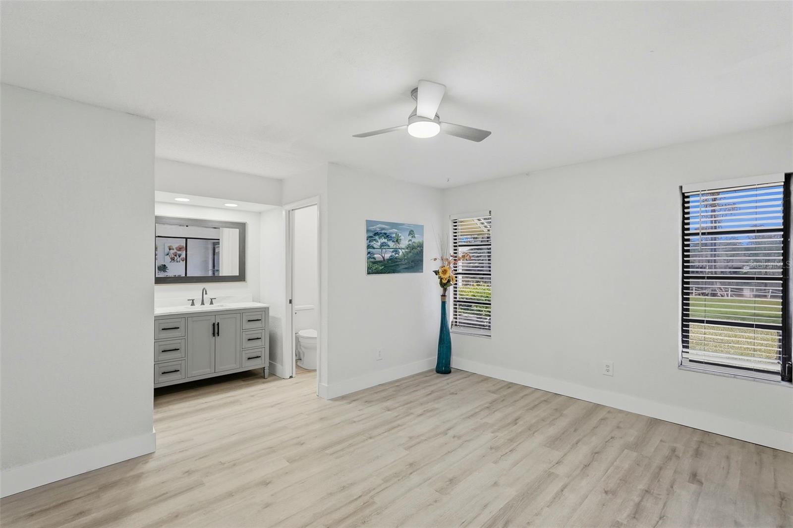 Image 19 of 39 For 2549 Oakleaf Lane 36c