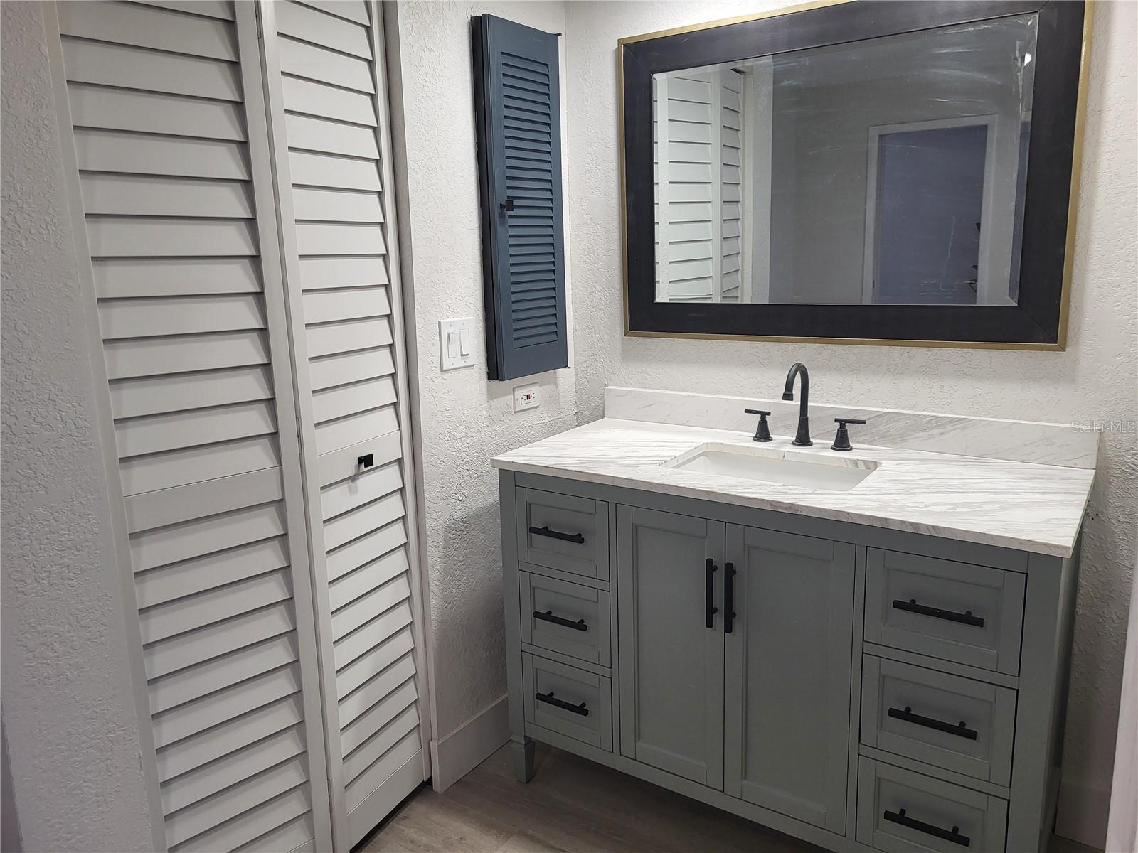 Image 21 of 39 For 2549 Oakleaf Lane 36c