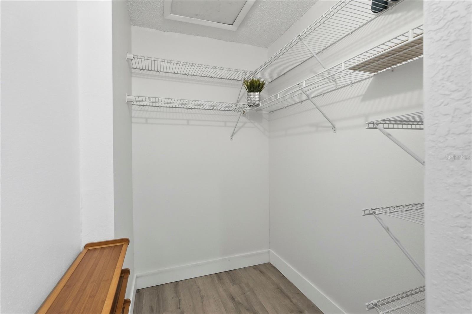 Image 22 of 39 For 2549 Oakleaf Lane 36c