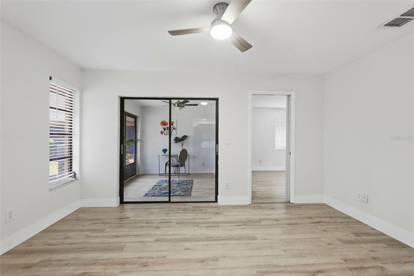 Image 24 of 39 For 2549 Oakleaf Lane 36c