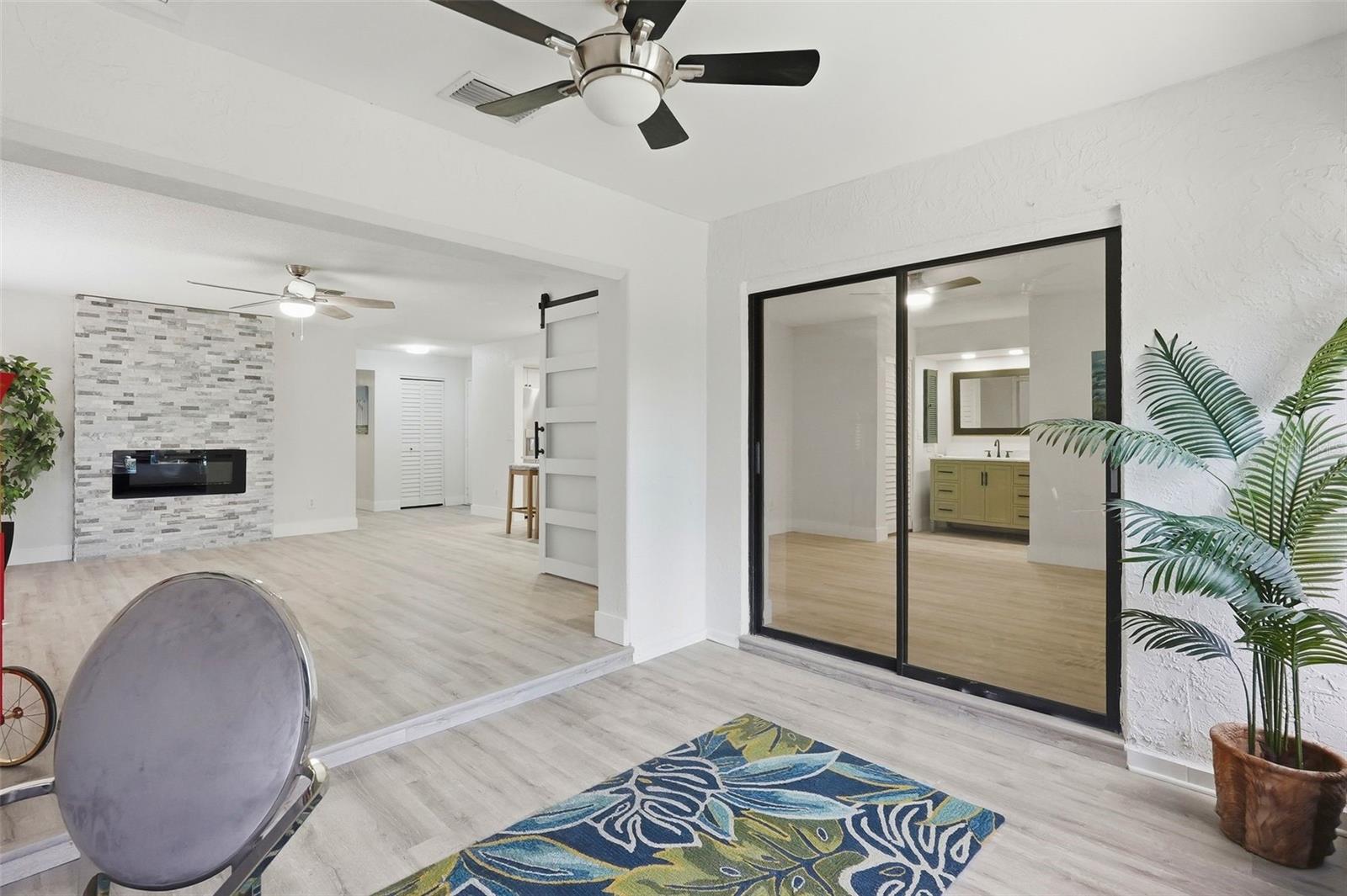 Image 25 of 39 For 2549 Oakleaf Lane 36c