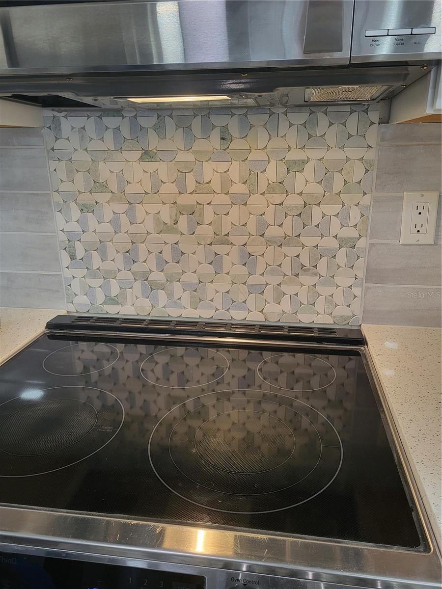 Image 6 of 39 For 2549 Oakleaf Lane 36c