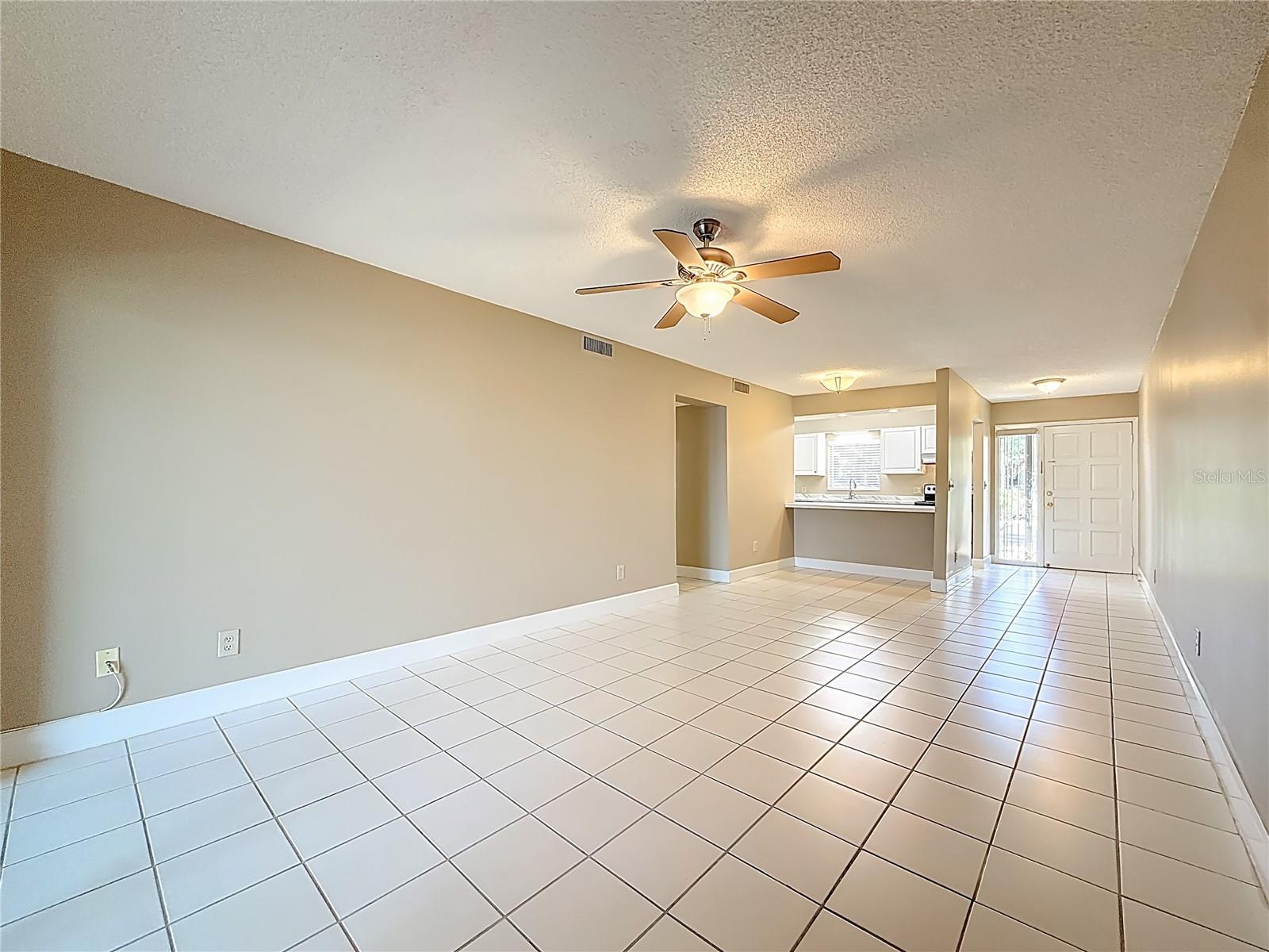 Image 13 of 36 For 6301 Newtown Circle 1a2