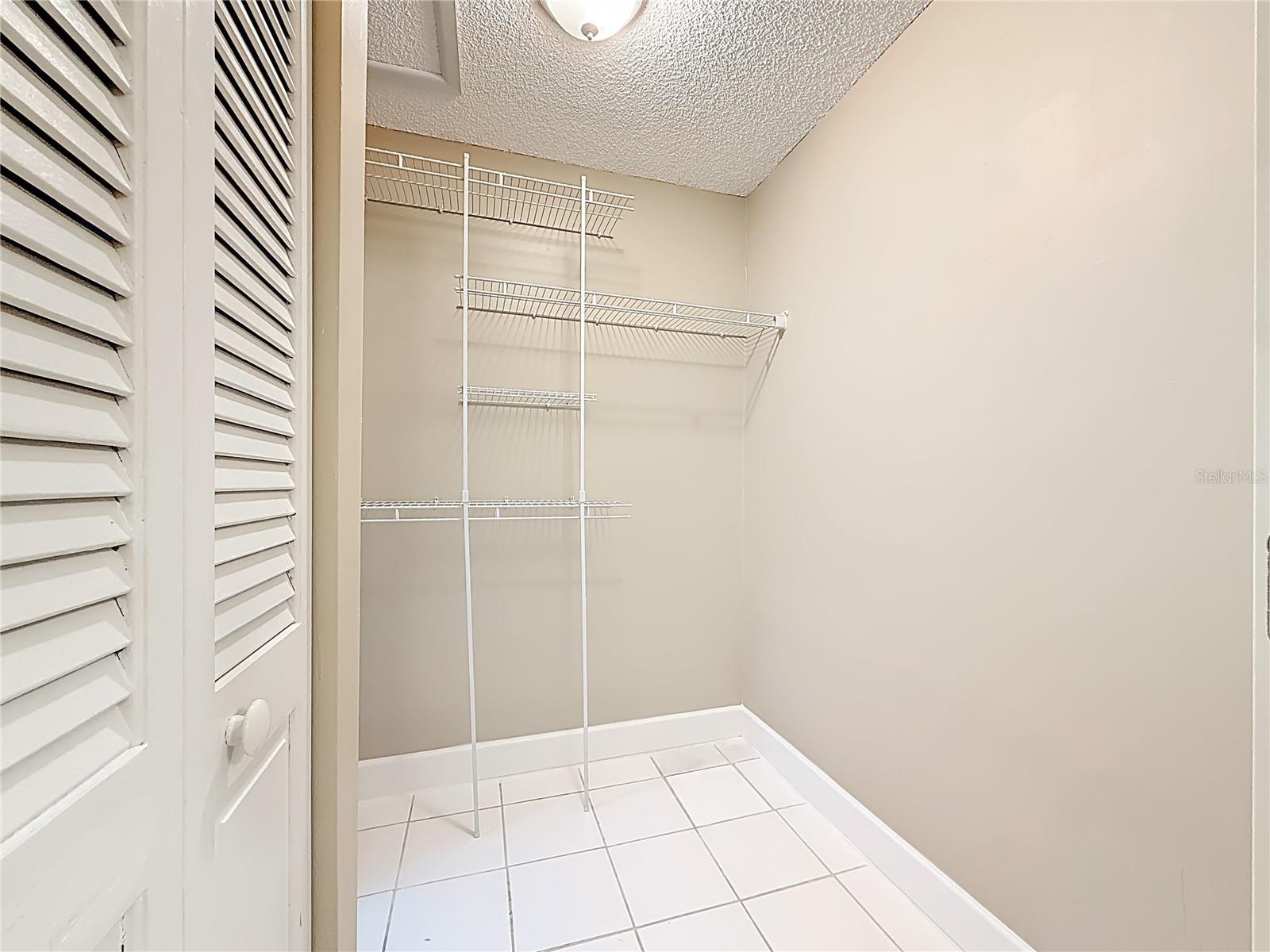 Image 18 of 36 For 6301 Newtown Circle 1a2