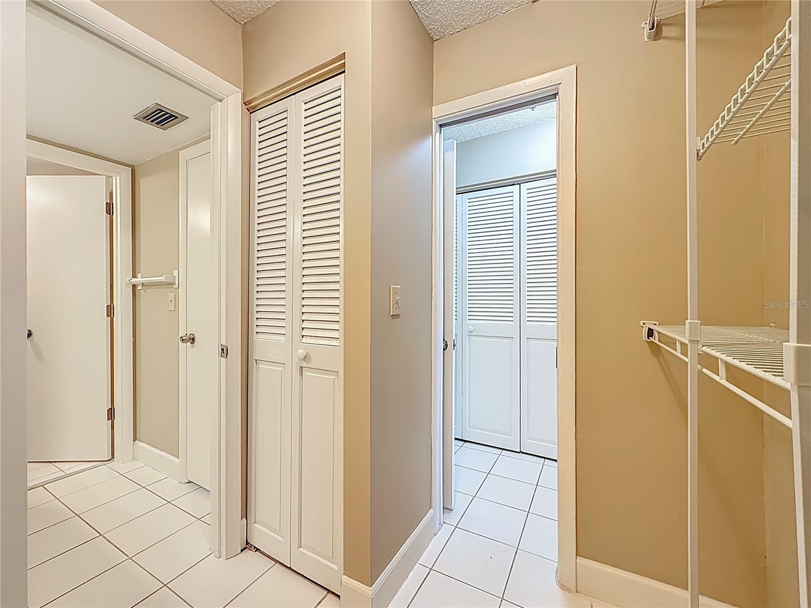 Image 19 of 36 For 6301 Newtown Circle 1a2