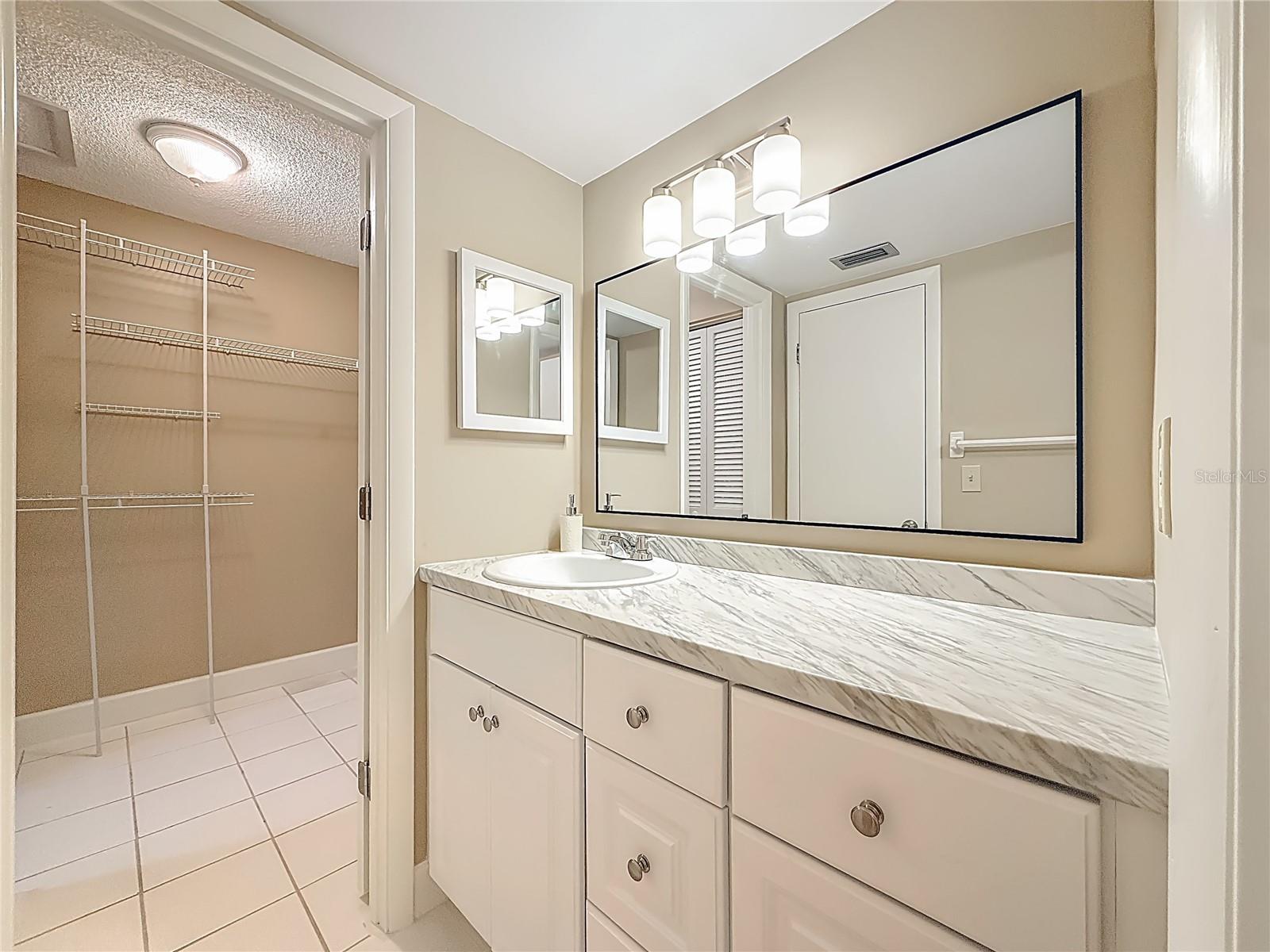 Image 21 of 36 For 6301 Newtown Circle 1a2