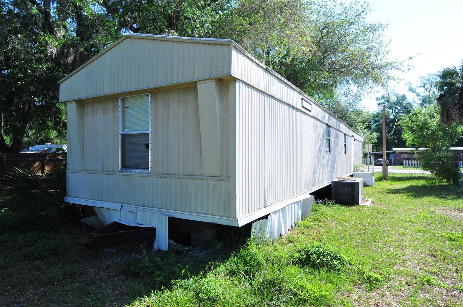 Image 12 of 27 For 10409 Alafia Street