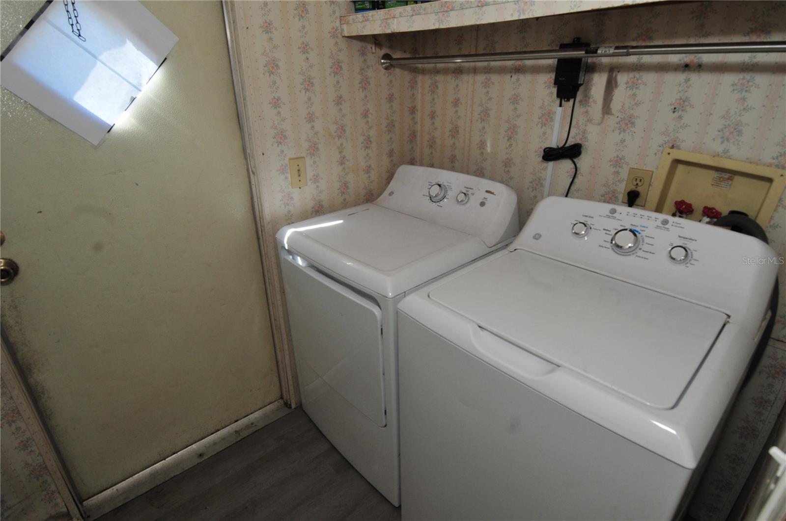 Image 21 of 27 For 10409 Alafia Street