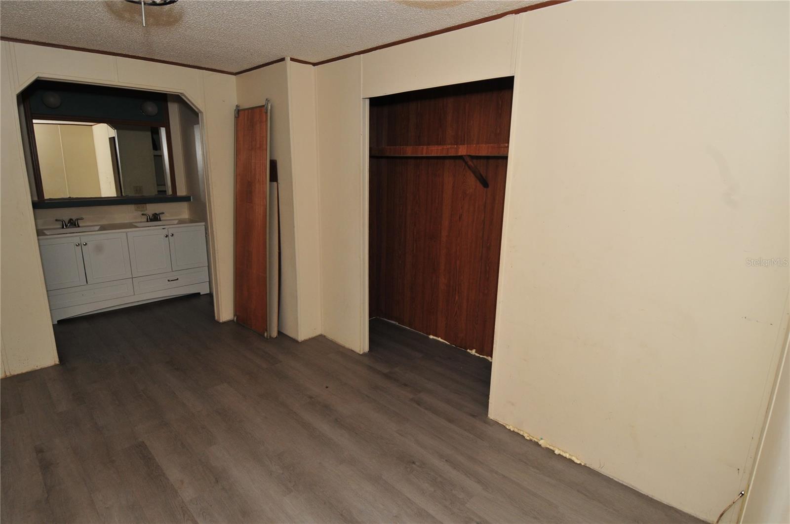 Image 23 of 27 For 10409 Alafia Street