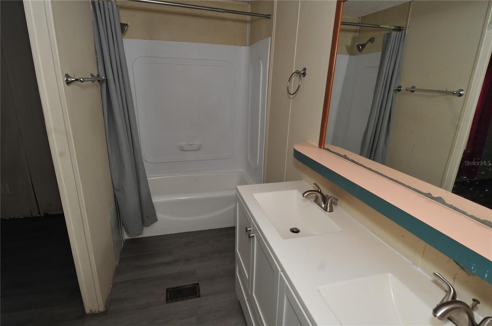 Image 25 of 27 For 10409 Alafia Street