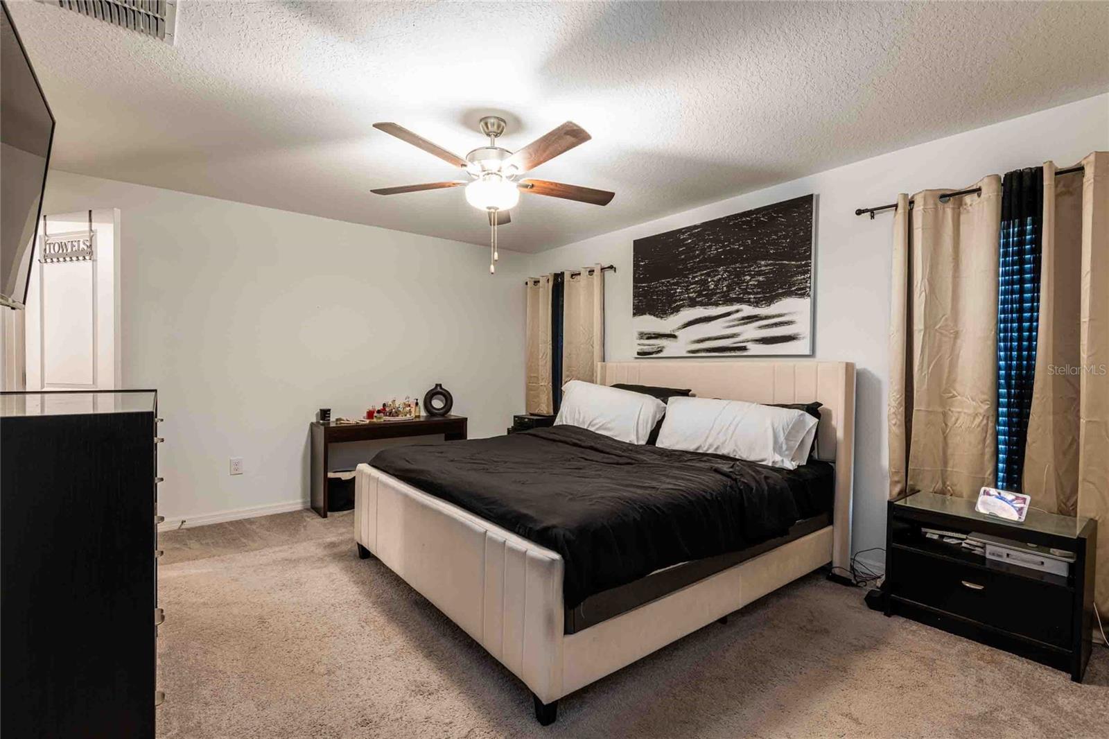 Image 2 of 34 For 1658 Red Loop