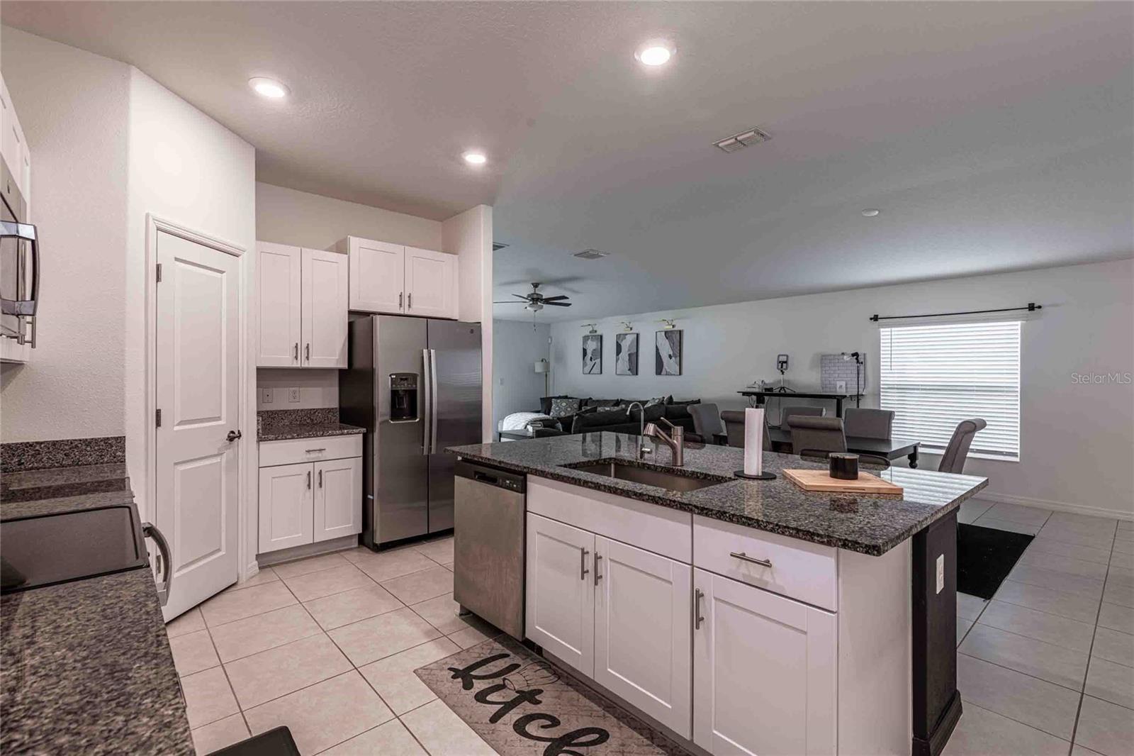 Image 21 of 34 For 1658 Red Loop