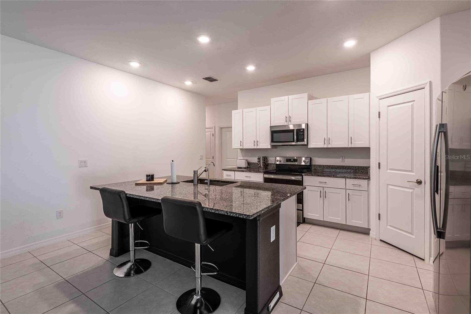 Image 3 of 34 For 1658 Red Loop