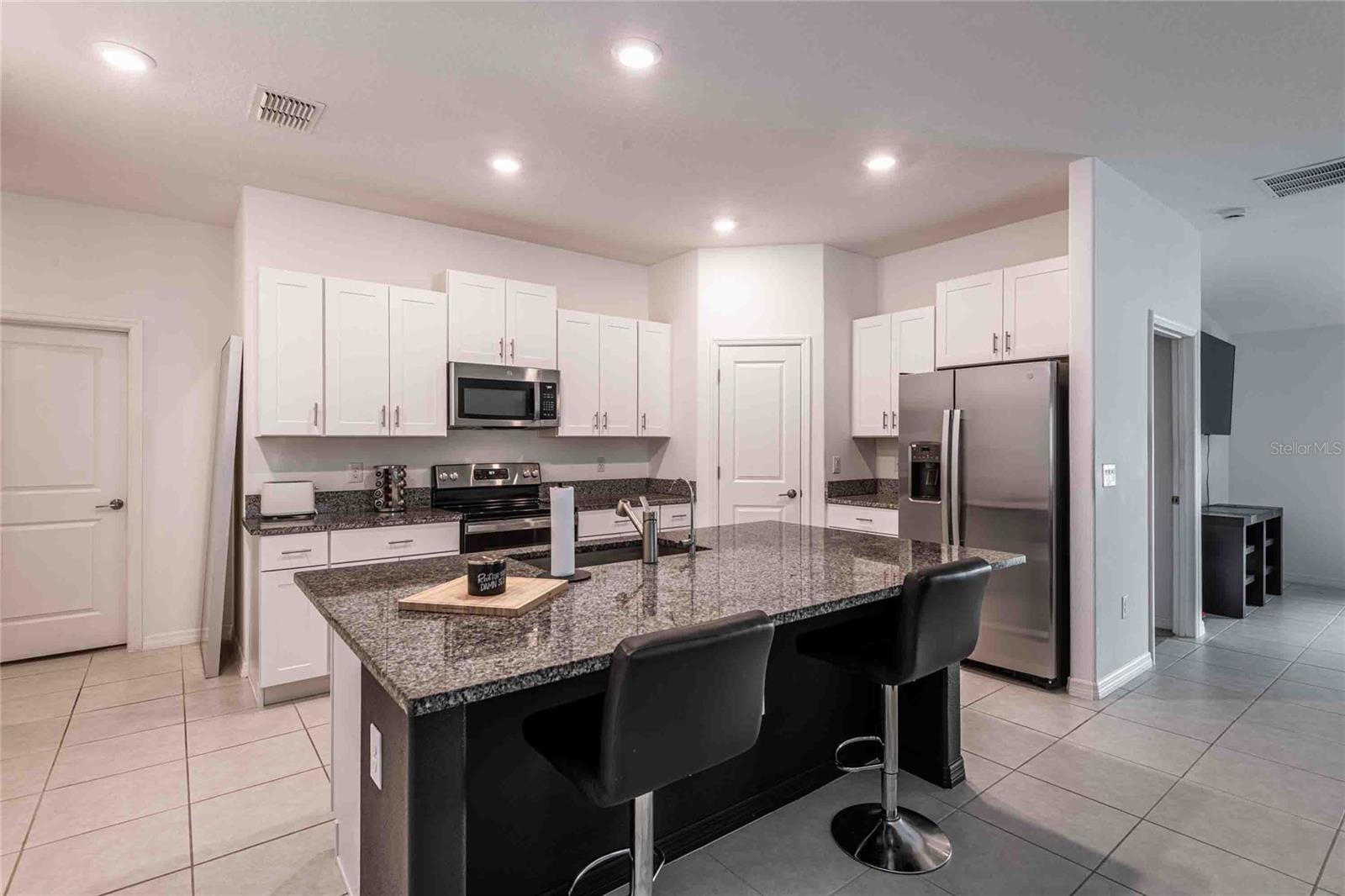 Image 4 of 34 For 1658 Red Loop