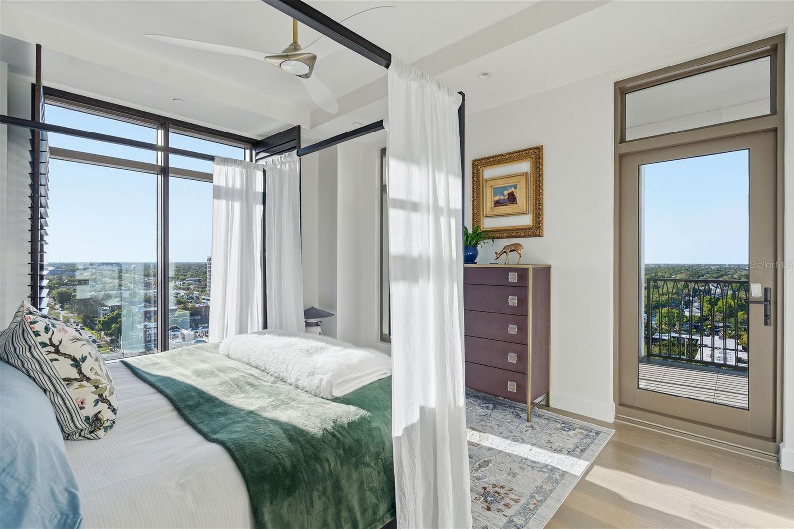 Image 11 of 46 For 126 4th Avenue Ne 1401