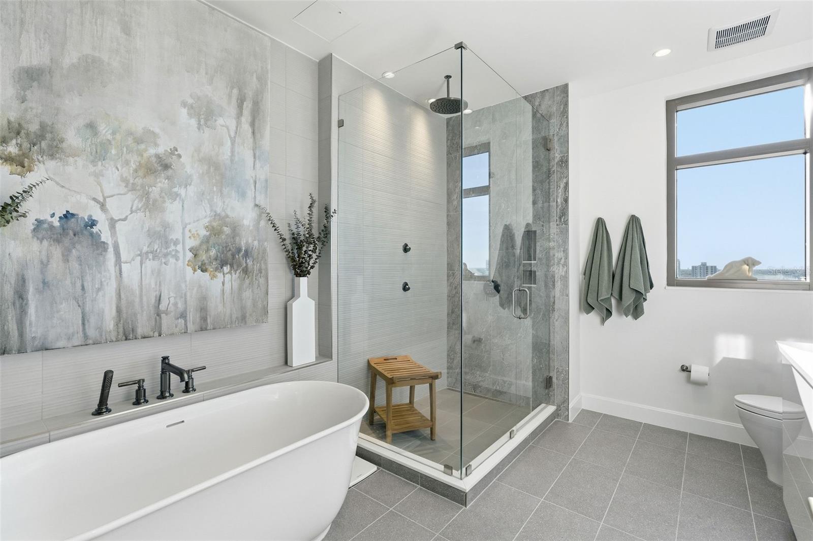 Image 16 of 46 For 126 4th Avenue Ne 1401