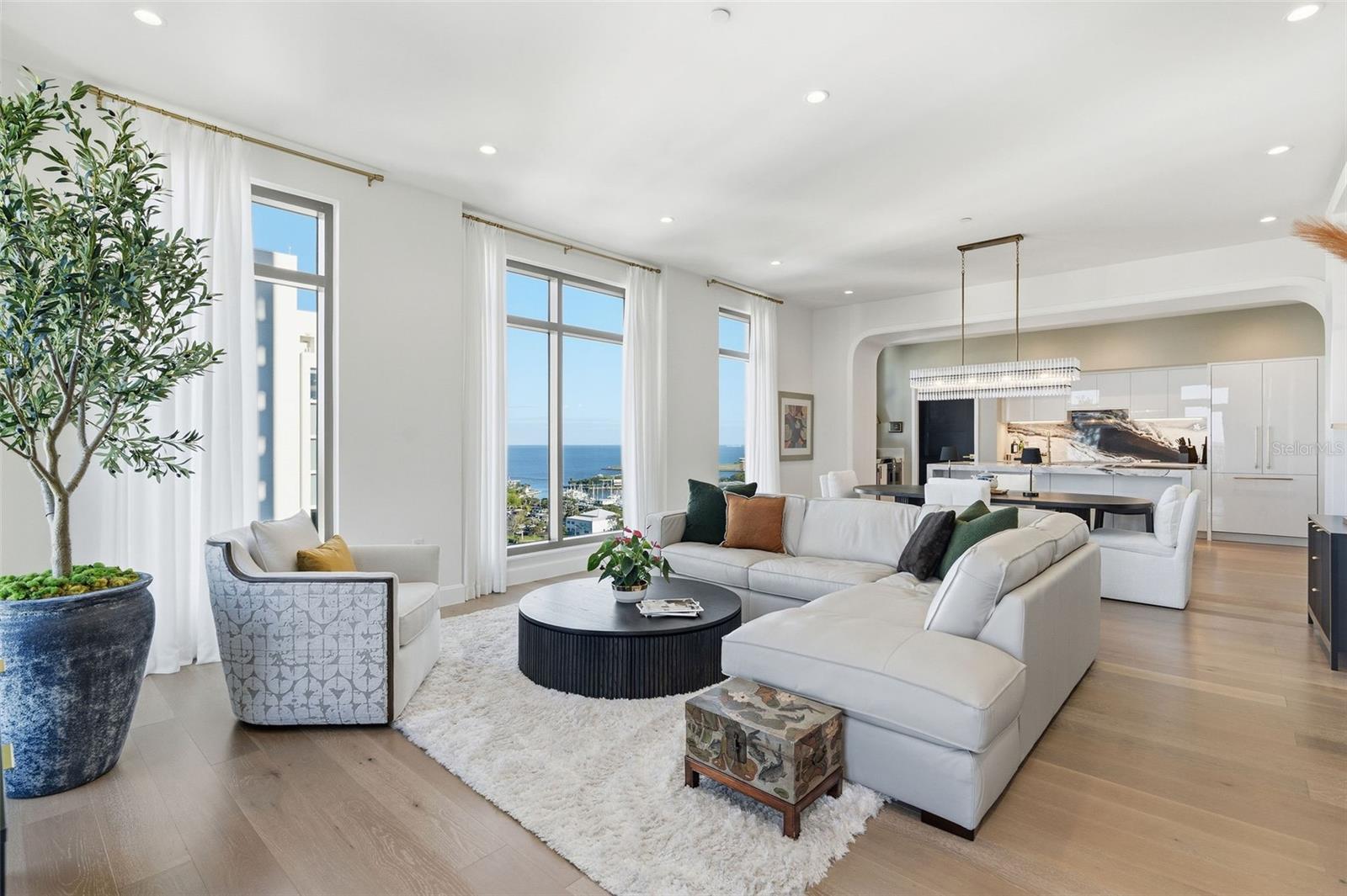 Image 2 of 46 For 126 4th Avenue Ne 1401