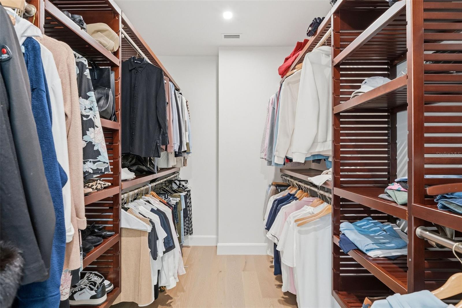 Image 25 of 46 For 126 4th Avenue Ne 1401