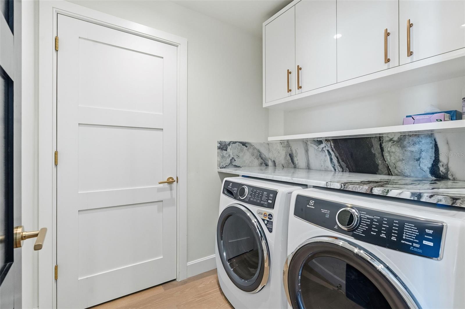 Image 31 of 46 For 126 4th Avenue Ne 1401