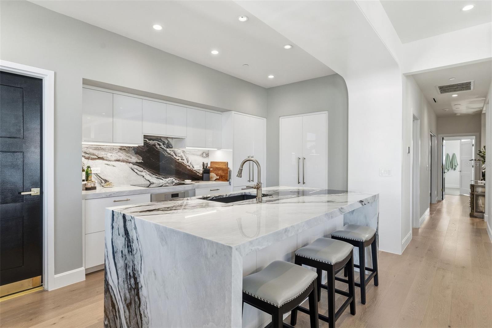 Image 5 of 46 For 126 4th Avenue Ne 1401